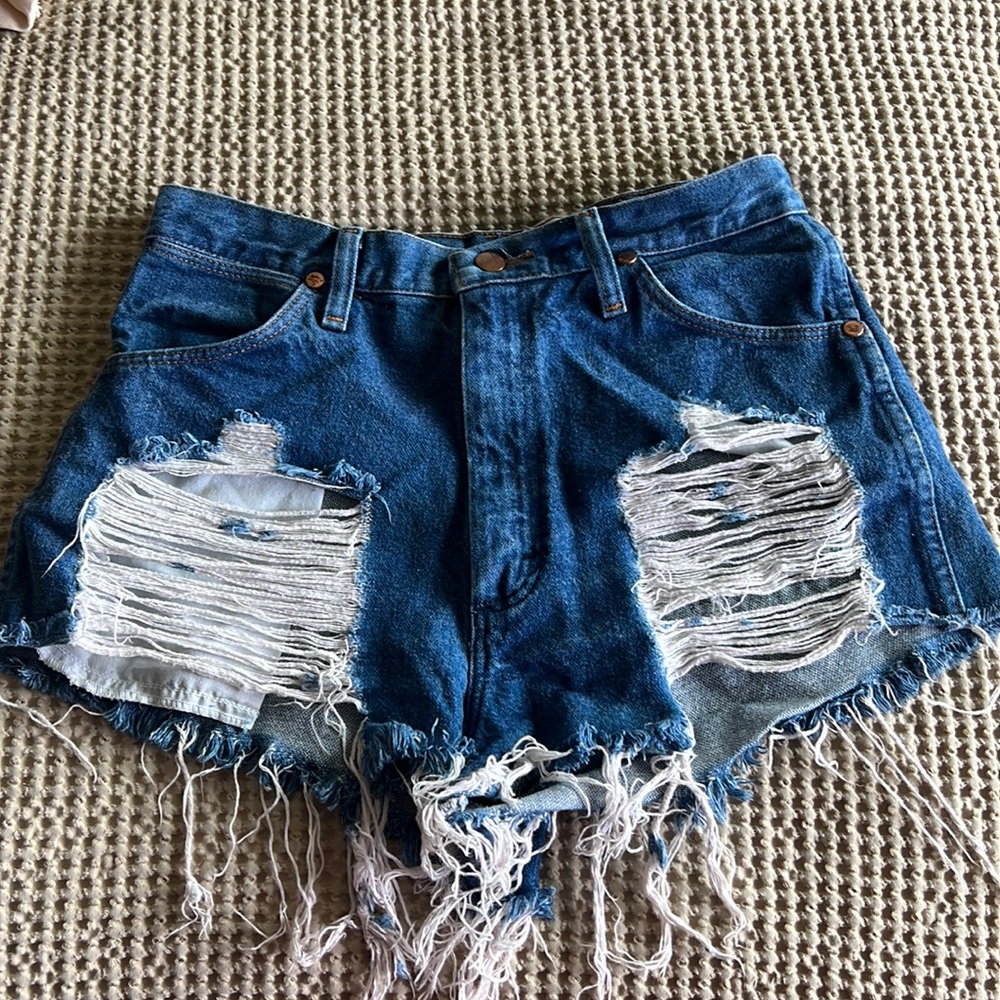 High waisted vintage wrangler denim shorts